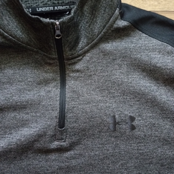 Under Armour cold gear fitted long sleeves - Picture 6 of 7